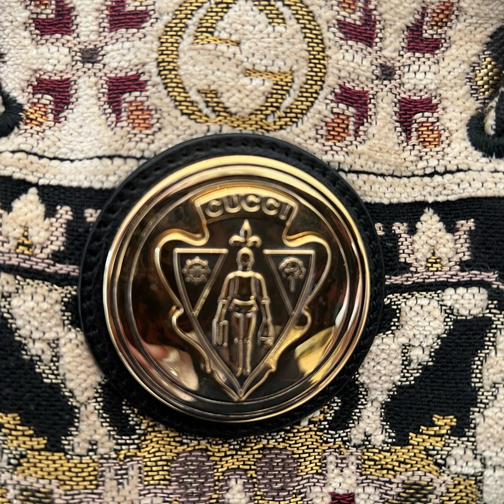 Elegant Authentic Gucci Tapestry Handbag - Picture 3 of 15
